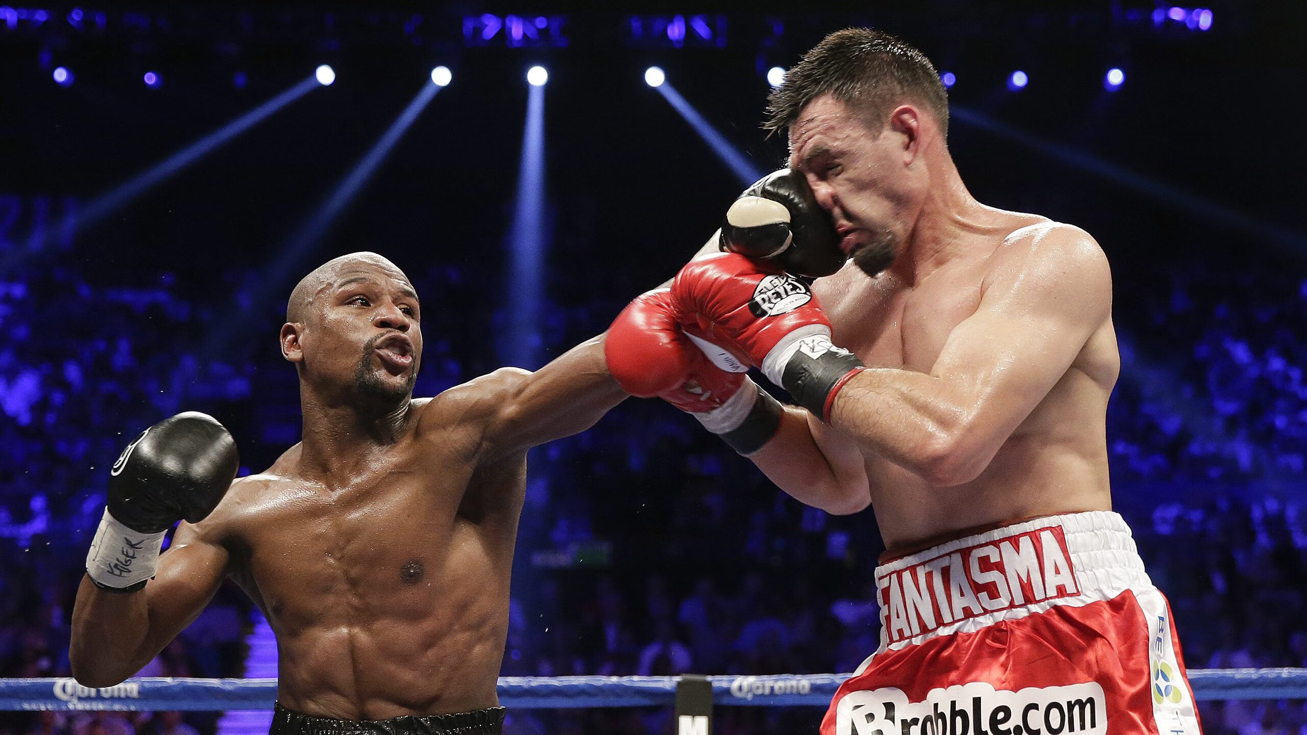 环湖夜游+皮划艇趣味赛 城市亲水空间因水上赛事焕发活力